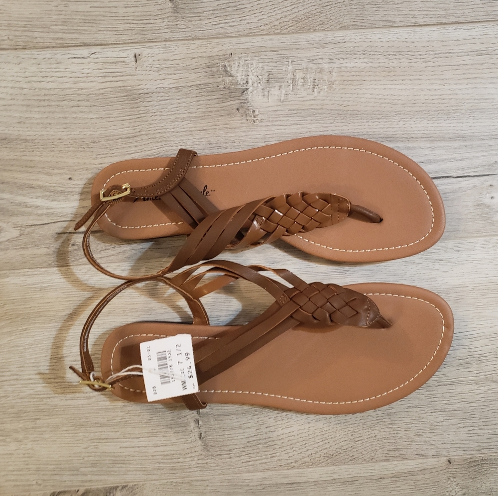 BRAND NEW AMERICAN EAGLE SANDALS